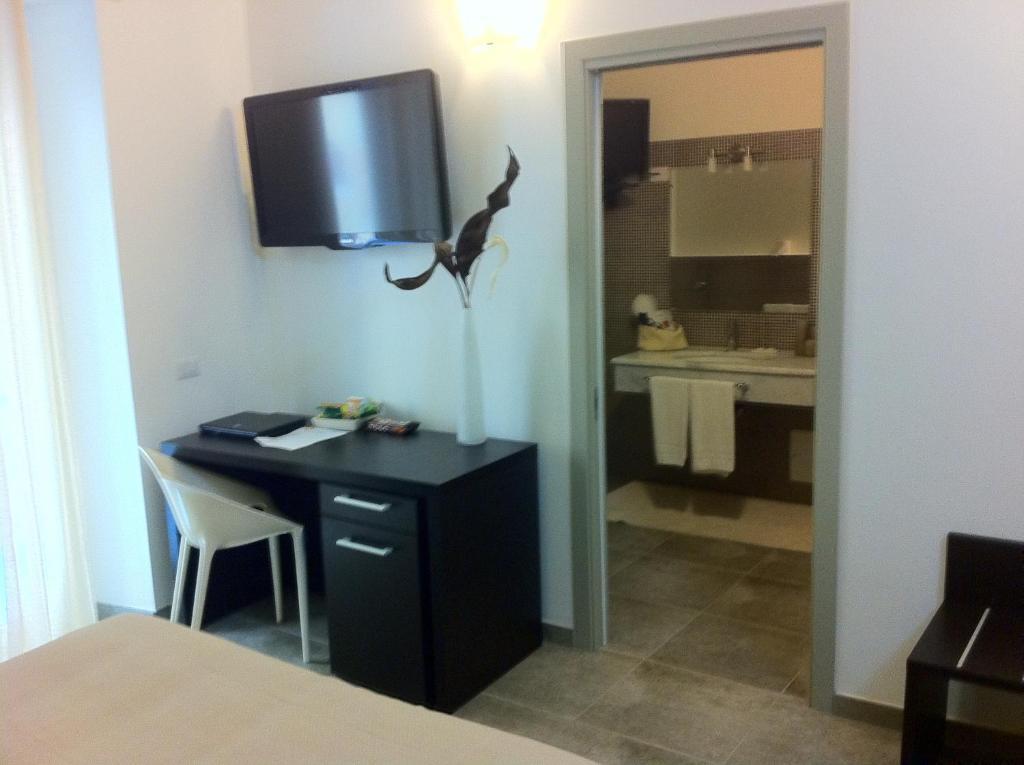 Bcomfort Hotel Cagliari Exterior foto